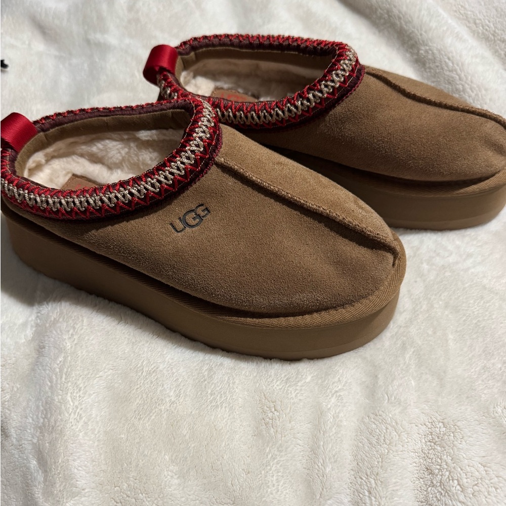 UGG Brown (sand/dark cherry) Suede Tasman Slippers with Red Trim Size 5 Women’s